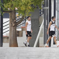 El Valencia echa humo: dura discusión entre Maxi y Celades