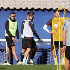 Roger y Bardhi se incorporan al trabajo con el grupo