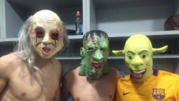 Los jugadores del Barcelona, en el estadio del Getafe tras ganar.