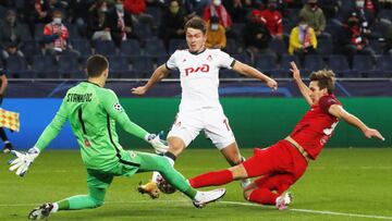 Soccer Football - Champions League - Group A - FC Red Bull Salzburg v Lokomotiv Moscow - Red Bull Arena Salzburg, Salzburg, Austria - October 21, 2020  Lokomotiv Moscow&#039;s Rifat Zhemaledinov in action with FC Salzburg&#039;s Albert Vallci and Cican St