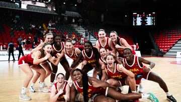La Sub-16 celebra el pase a las semifinales del Europeo de Hungría tras derrotar a Alemania en cuartos.