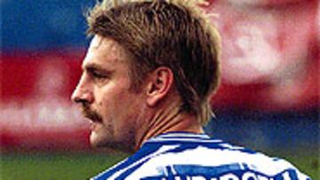 <B>UN GRANDE</B>. John Lauridsen marcó una era en el Espanyol. Su pasó por el club blanquiazul dejó un poso de gran fútbol y de humanidad.