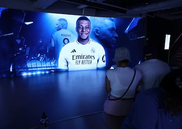 Real Madrid fans shop for Kylian Mbappe's new shirt in the official shop ahead of his presentation at Santiago Bernabeu stadium next week, Madrid, Spain, July 12, 2024. REUTERS/Isabel Infantes