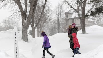 M¨¢s de 5 millones de estadounidenses est¨¢n bajo alerta ante la llegada de nevadas extremas. Sigue la trayectoria de la tormenta de nieve, hoy, en vivo.