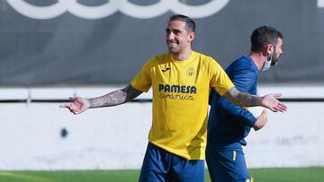 Paco Alcácer, jugador del Villarreal CF, durante una sesión de entrenamiento.