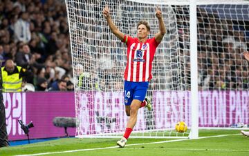 1-1. Marcos Llorente celebra el tanto del empate del conjunto rojiblanco que anota en el minuto 92 de partido.