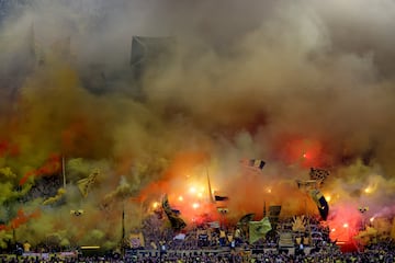 El Borussia Dortmund y el FC Schalke 04 se han enfrentado hoy y el ambiente del Signal Iduna Park siempre impacta.