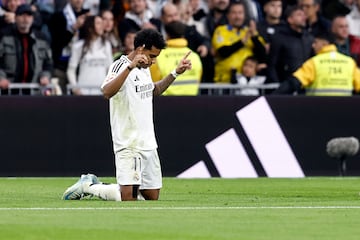 Rodrygo celebra el 3-0 al Sevilla. 