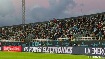 La afición se engancha con el Ibiza