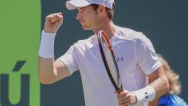 El tenista escocés Andy Murray celebra un punto conseguido ante el checo Tomas Berdych, durante la semifinal del Masters 1000 de Miami