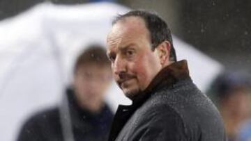 <b>SIN PARAGUAS. </b>Rafa Benítez aguanta el chaparrón en el Inter.