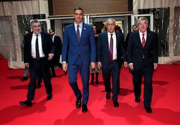 José Manuel Rodríguez Uribes, Pedro Sánchez, Alejandro Blanco y Thomas Bach a su entrada en la Gala.