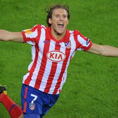 Forlán: "Neymar está más cerca que Griezmann de la mesa de Cristiano y Messi"
