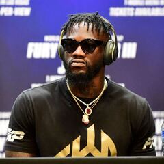 What is Deontay Wilder's boxing record?