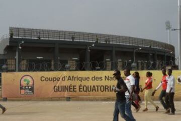 Largas esperas en los estadios de la Copa de África