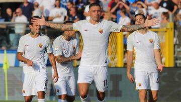 Aleksandar Kolarov, celebrando su gol ante el Atalanta.