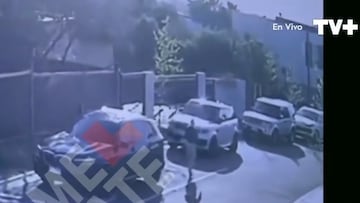 Video exhibe el momento donde Gisella Gallardo rayó el auto de Mauricio Pinilla