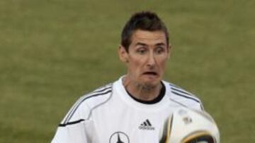 Löw se inclina por Klose