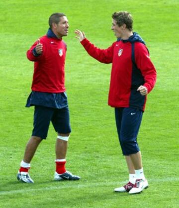 Simeone y Torres juntos en un entrenamiento el 15 de octubre de 2004.