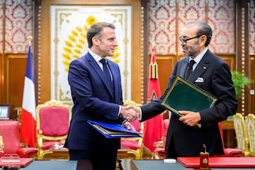 Macron junto a Mohammed VI.