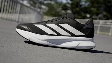 Estas zapatillas de Adidas, ligeras y transpirables, son perfectas para correr distancias cortas y medias