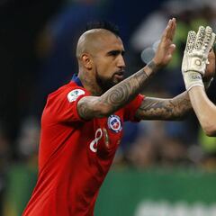 Referentes de la Roja blindan a Arias ante las críticas