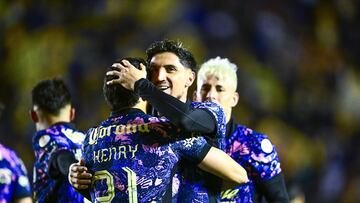 Henry Martin celebrates his goal 1-0 of America during the 12th round match between America and Santos as part of the Liga BBVA MX, Torneo Apertura 2024 at Ciudad de los Deportes Stadium on October 19, 2024 in Mexico City, Mexico.