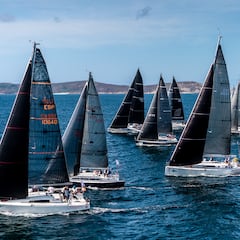 Joy, Okofen y Mirfak marcan el rumbo