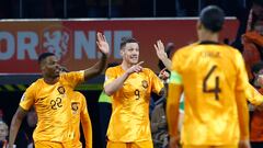 Soccer Football - Euro 2024 Qualifier - Group B - Netherlands v Ireland - Johan Cruyff Arena, Amsterdam, Netherlands - November 18, 2023 Netherlands' Wout Weghorst celebrates scoring their first goal with teammates REUTERS/Piroschka Van De Wouw