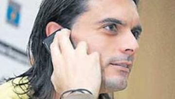 <b>CONFIANZA. </b>Abel Buades no pudo imponer su estilo en el centro del campo.