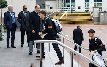 Gonzalo Garca llegando al hotel. 