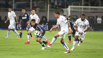Imagen del partido de Superliga en el que Racing venció por 2-1 a Godoy Cruz.