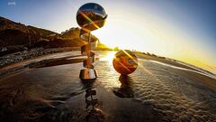 El trofeo de la Supercopa Endesa, que empieza hoy, y el bal&oacute;n oficial del torneo se ba&ntilde;an en las aguas de la playa de Benijo, al norte de la isla de Tenerife, que acoge esta edici&oacute;n.