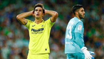 Gerard Moreno se lamenta ante Rui Silva.