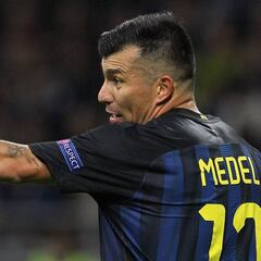 Medel celebró sus 100 partidos en Inter con inesperada goleada