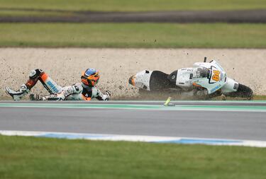 El francés Zonta van den Goorbergh cayó de su moto durante los entrenamientos de Moto2.