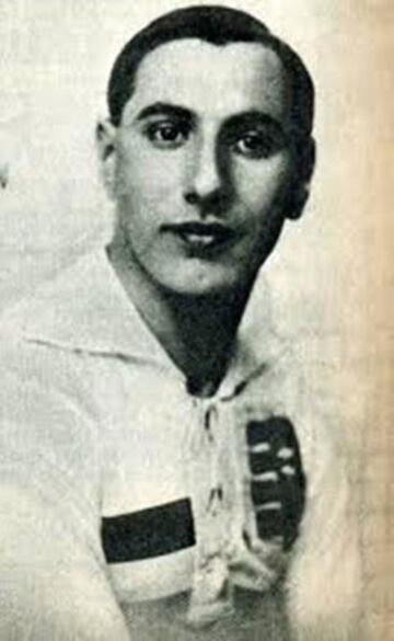 Jozsef Takacs II anotó 523 goles, jugando por la Selección, Vasas SC y Ferencvaros entre 1925 y 1932.