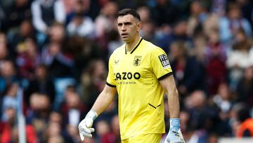 Soccer Football - Premier League - Aston Villa v Newcastle United - Villa Park, Birmingham, Britain - April 15, 2023 Aston Villa's Emiliano Martinez Action Images via Reuters/Craig Brough EDITORIAL USE ONLY. No use with unauthorized audio, video, data, fixture lists, club/league logos or 'live' services. Online in-match use limited to 75 images, no video emulation. No use in betting, games or single club /league/player publications. Please contact your account representative for further details.