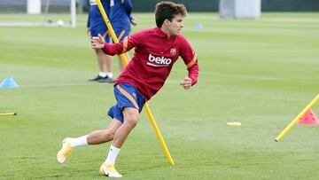 Riqui Puig, en un entrenamiento del Barça.