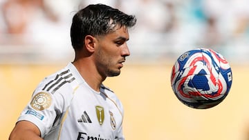 Brahim controla el balón ante el Al Hilal este miércoles.