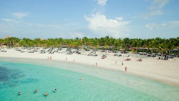 Una playa ubicada en Quintana Roo que mantiene el hermoso color en sus aguas y arena característico del Caribe y con una tranquilidad inigualable.