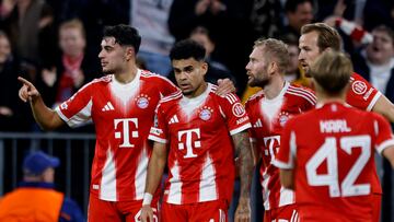 Soccer Football - UEFA Champions League - Bayern Munich v Club Brugge - Allianz Arena, Munich, Germany - October 22, 2025 Bayern Munich's Luis Diaz celebrates scoring their third goal with teammates REUTERS/Michaela Stache