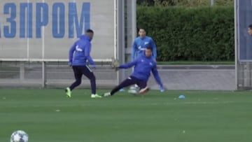 Wilmar Barrios hace un caño en la previa de Champions