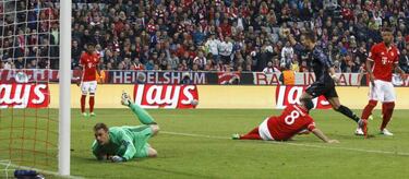 Cristiano gives his Ballon d’Or a polish