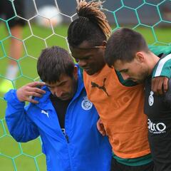 Ari Nkaka cae lesionado en su tobillo izquierdo