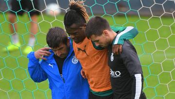 Nkaka se retiró con ostensibles gestos de dolor del entrenamiento del Racing.