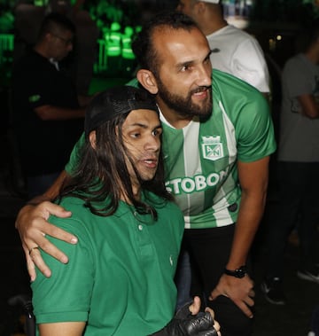 Atlético Nacional presentó su camiseta para la temporada 2019 y a su nuevo refuerzo, Hernán Barcos