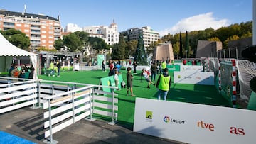 Actividad de Casa Árabe en la Plaza de Colón.