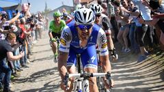 Tom Boonen, en un tramo de pav&eacute;s de la Par&iacute;s-Roubaix de 2017.