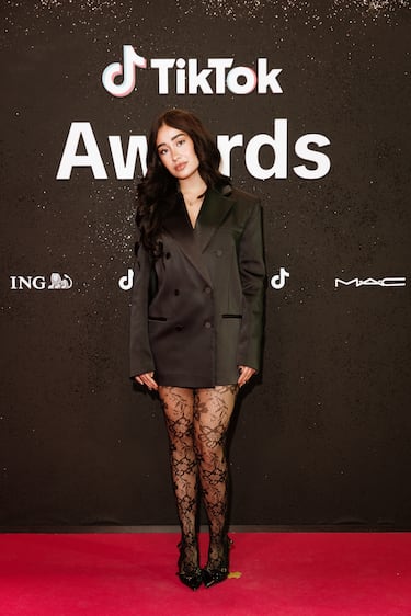 Marina Rivers posa en la alfombra roja de los 'Premios TikTok 2025'. 
 
  
 
